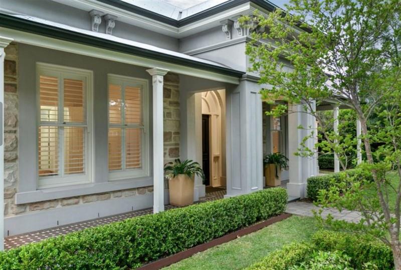 Which blinds are best to keep heat out?